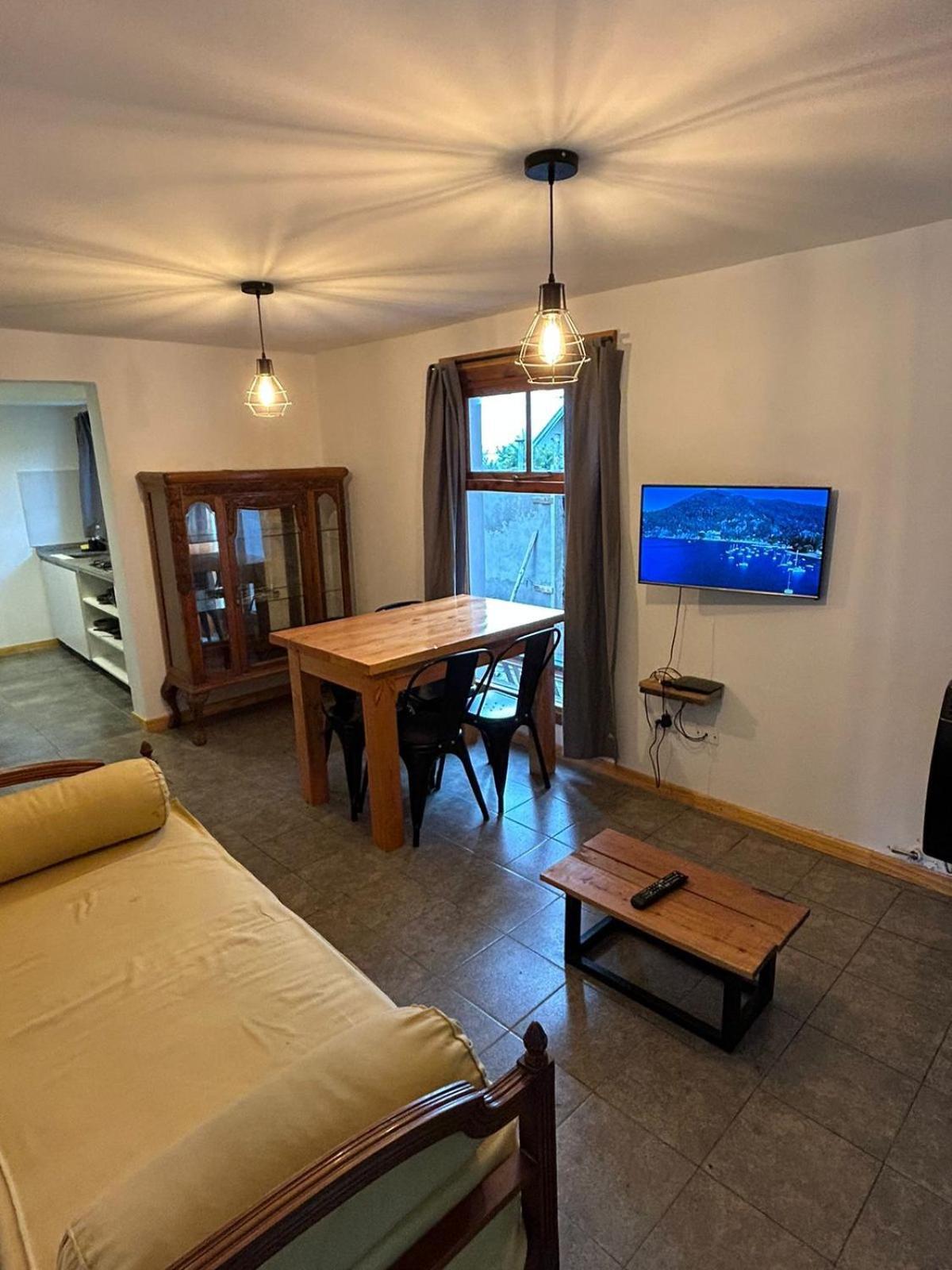 Sombra - Turistico Villa La Angostura